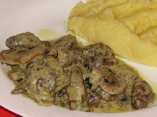 Куриные сердечки с грибами