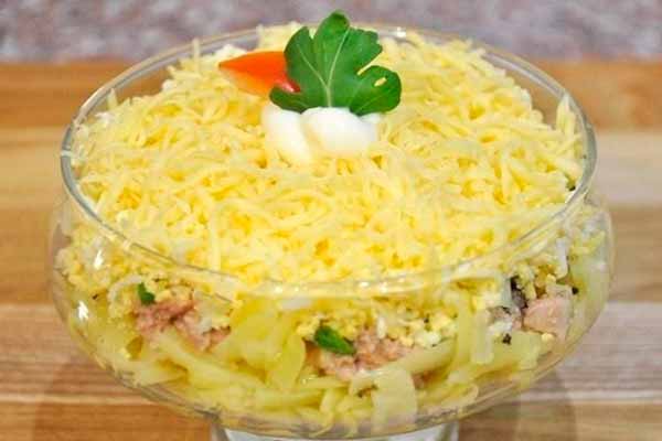 Рыбный салат с сыром