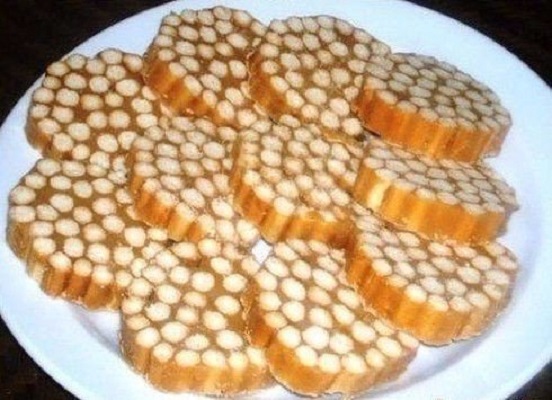 Колбаска из соломки и конфет