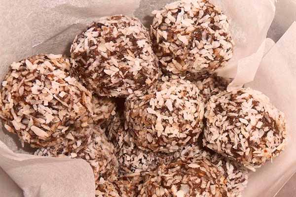 Конфетки с медом и орешками