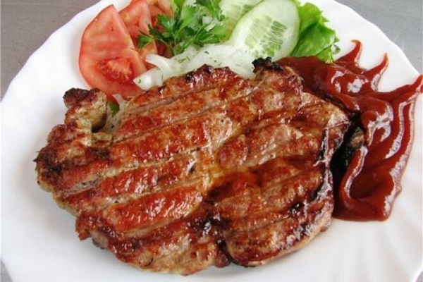 Запеченая свинина с лимоном