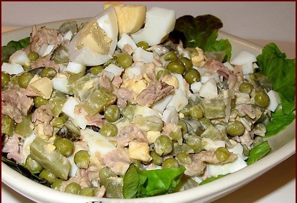 Салат с тунцом с яйцом