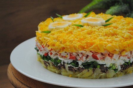 Салат с тунцом и крабовыми палочками Салат с тунцом и крабовыми палочками