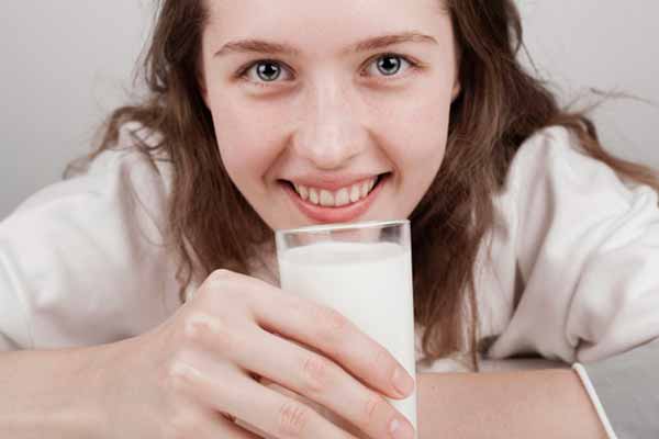  Стакан молока захищає від хвороб серця 