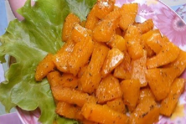 Запеченая тыква с чесноком