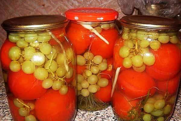 Помидоры с виноградом на зиму Помидоры с виноградом на зиму