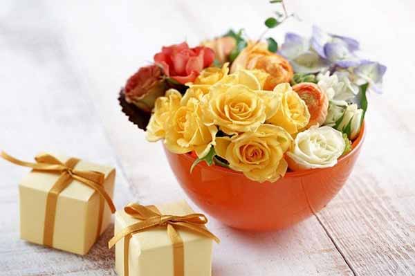 Как правильно выбрать цветы в подарок