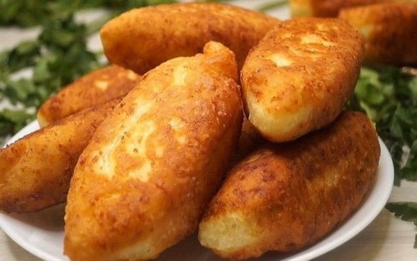 Пирожки с ветчиной на сырном тесте Пирожки с ветчиной на сырном тесте