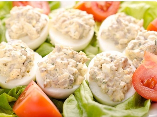 Фаршированные яйца — оригинальная вкусная закуска