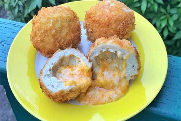 Котлеты из куриного фарша с начинкой из сыра