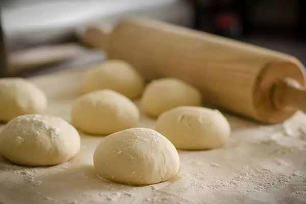 Що додати до тіста для пишності: пекарський секрет