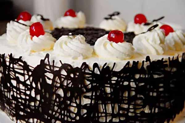  Як зробити крем для торта <b>густим</b> без загусників: 3 важливі правила 