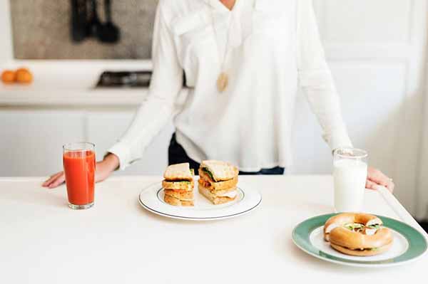 Уникайте надто яскравого та прямого світла Уникайте надто яскравого та прямого світла