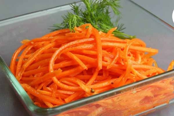 Як самостійно приготувати моркву по-корейськи: простий, але дуже смачний рецепт
