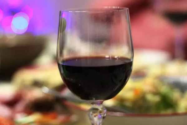  Продукти, які допомагають знизити ризик алкогольного отруєння 