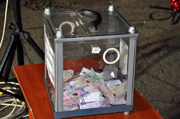 Відкриття головної ялинки громади стало справжнім святом Відкриття головної ялинки громади стало справжнім святом