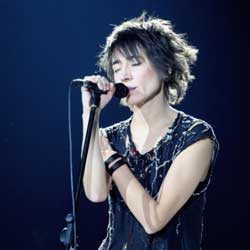 Земфира обматерила российских биатлонистов